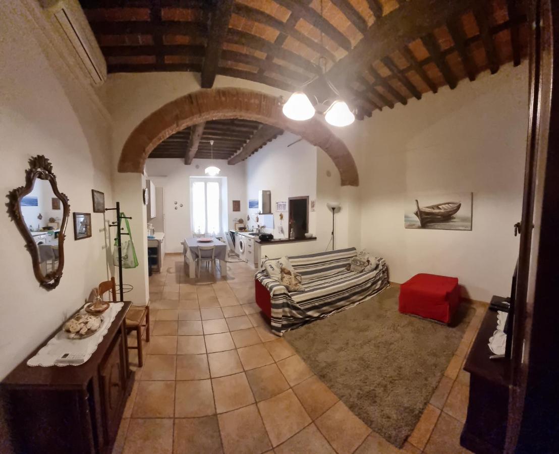 Onda Blu - Bilocale Con Aria Condizionata A Due Passi Dal Castello E Dal Torrione E Rivellino Piombino Exterior foto